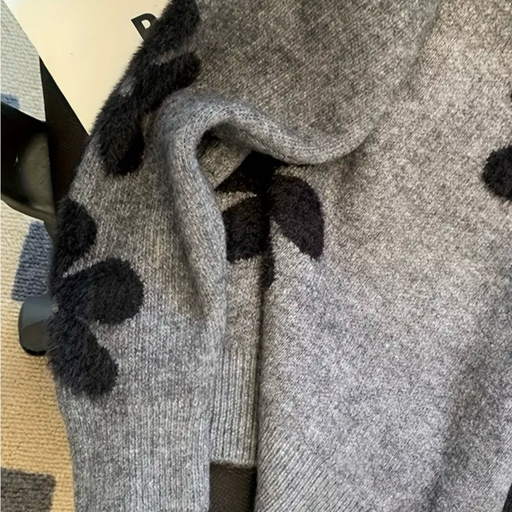 Mod Gray Floral Knit Sweater | Black Flower Detail | Relaxed Fit - Picture 6 of 16